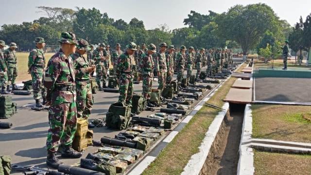 Persiapan yang dilakukan TNI untuk membantu korban gempa di Lombok , Senin (6/8). (Foto: Puspen TNI )