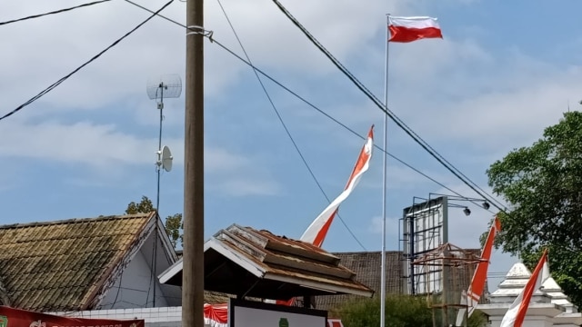 Bendera merah putih terbalik di Palopo, Selasa (7/8). (Foto: Facebook/Nasruddin Rubak)