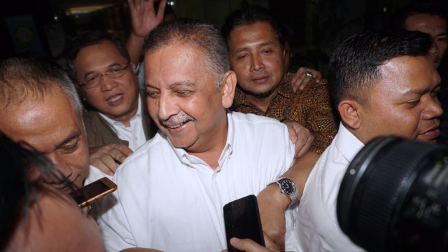 Direktur Utama PLN Sofyan Basir usai diperiksa KPK, Selasa (7/8). Foto: Fanny Kusumawardhani/kumparan