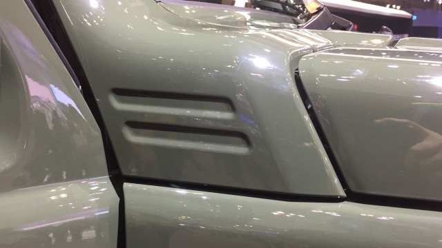 Coakan menyerupai ventilasi kap mesin Suzuki Jimny (Foto: Aditya Pratama Niagara/kumparanOTO)