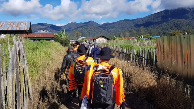 Tim Ekspedisi Papua Terang  (Foto: Dok. PLN)