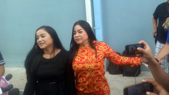 Anisa bahar (kanan) dan Juwita Bahar (kiri) (Foto: Ainul Qalbi/kumparan)