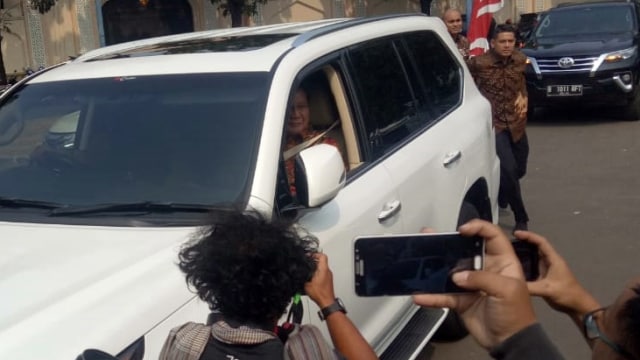Prabowo tiba di kediaman SBY (Foto: Fahrian Saleh/kumparan)