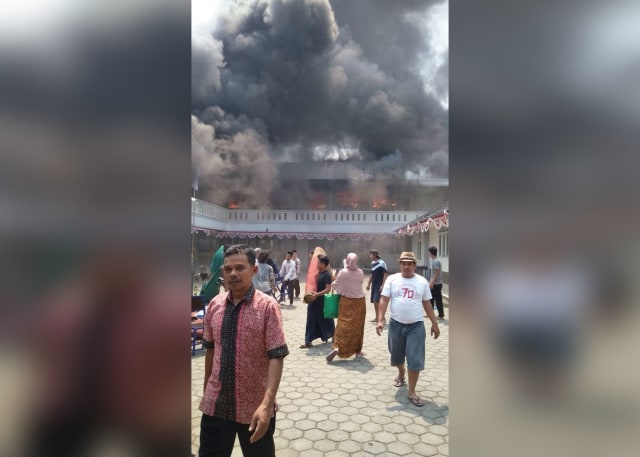 Pondok Pesantren Assa'adah Cipayung, Kota Depok, terbakar pada Kamis (9/8). (Foto: dok: istimewa)