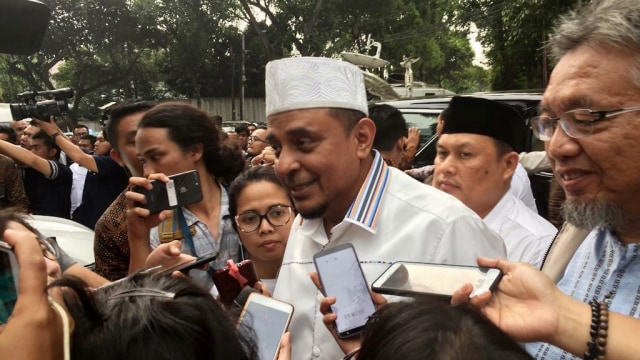 Ketua GNPF Yusuf Muhammad Martak sambangi Kertanegara, Kamis (9/8). (Foto: Rafyq Panjaitan/kumparan)