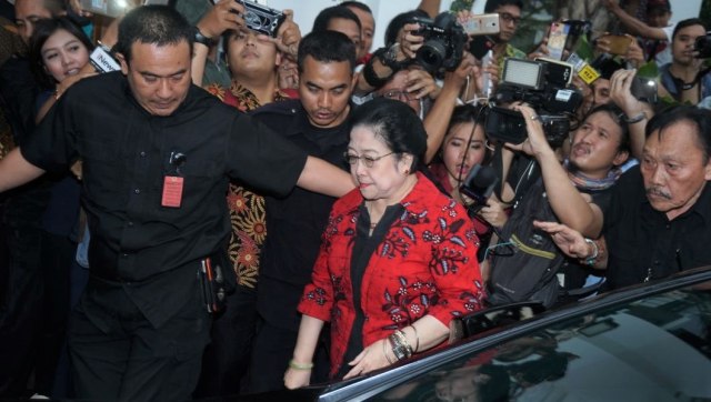 Mantan Presiden Indonesia ke-5, Megawati Soekarno Putri tiba di kafe Plataran menteng, Jakarta, Kamis (9/8/2018). (Foto: Nugroho Sejati/kumparan)