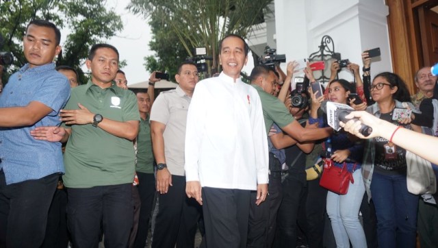 Presiden Joko Widodo tiba di kafe Plataran menteng, Jakarta, Kamis (9/8/2018). (Foto: Nugroho Sejati/kumparan)
