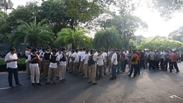 Situasi terkini di depan Gedung KPU, Jakarta, Jumat (10/8/18). (Foto: Yudhistira Amran Saleh/kumparan)