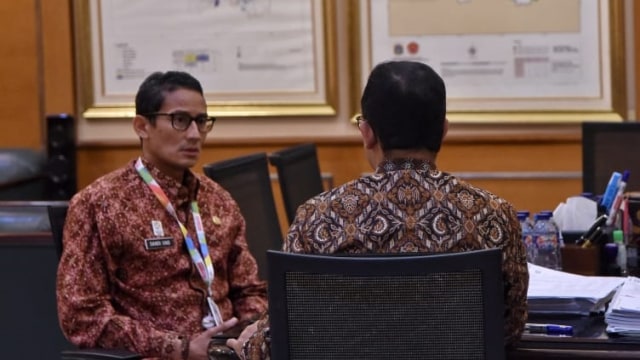 Perpisahan Gubernur Anies Baswedan dan Wakil Gubernur Sandiaga Uno di Balai Kota, Jakarta. (Foto: Twitter/@aniesbaswedan)