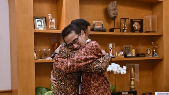 Perpisahan Gubernur Anies Baswedan dan Wakil Gubernur Sandiaga Uno di Balai Kota, Jakarta. (Foto: Twitter/@aniesbaswedan)