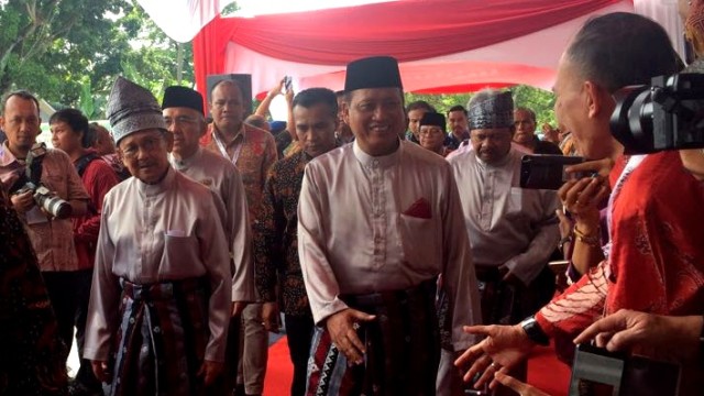 BJ Habibie dan Menristekdikti Mohammad Nasir hadiri Hari Puncak Hakteknas, Jumat (10/8/2018). (Foto: Paulina Herasmaranindar/kumparan)