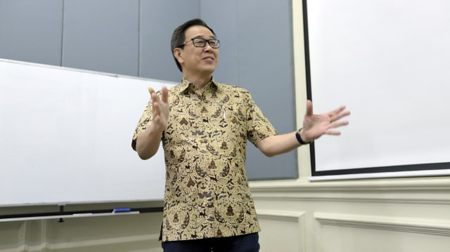 Presiden Direktur PT Astra International Tbk, Prijono Sugiarto, saat berkunjung ke kantor kumparan, Jakarta, Jumat (10/8/2018). (Foto: Aditia Noviansyah/kumparan)