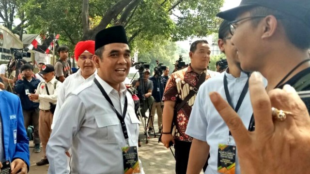 Sekjen Partai Gerindra, Ahmad Muzani tiba di Gedung KPU, Jumat, (10/8/2018). (Foto: Nabilla Fatiara/kumparan)