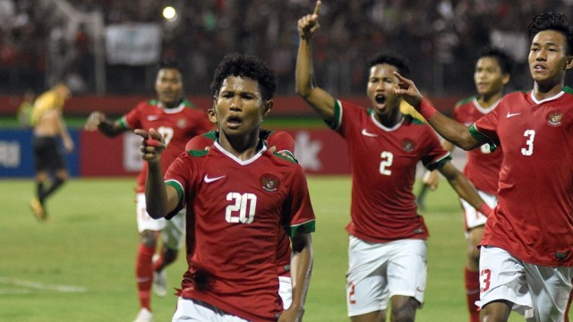 Selebrasi gol Bagus Kahfi dan kolega di babak semifinal Piala AFF U-16 2018. (Foto: Antara/M Risyal Hidayat)