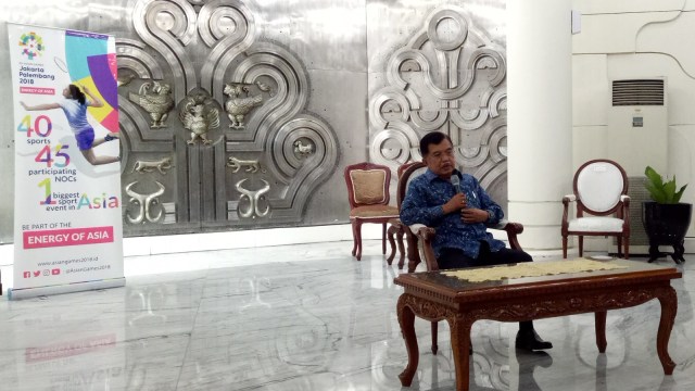 Wakil Presiden RI, Jusuf Kalla bertemu awak media di Jakarta, Jumat (10/8). (Foto: Kevin Kurnianto/kumparan)
