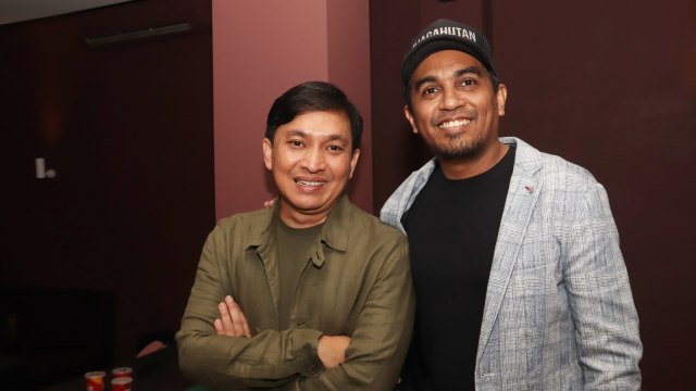 Yovie Widianto dan Glenn Fredly bertemu awak pers di Jakarta, Jumat (10/8). (Foto: Munady Widjaja)