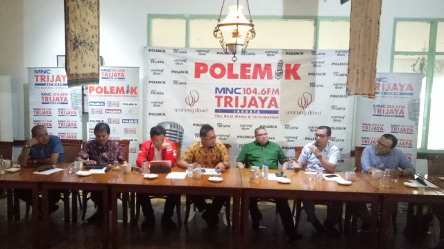 Diskusi di Warung Daun, Cikini, Jakarta (10/8). (Foto: Adhim Mugni Mubaroq/kumparan)