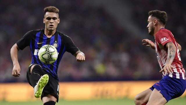 Penyerang Inter Milan, Lautaro Martinez, beraksi saat melawan Atletico Madrid. (Foto: Javier Soriano/AFP)