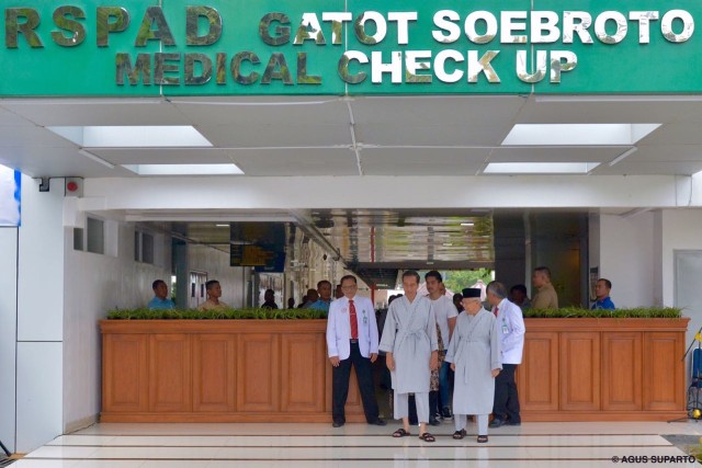 Jokowi dan Ma'ruf Amin di Gedung Medical Check Up RSPAD Gatot Soebroto Jakarta (12/8). (Foto: Dok. Agus Suparto)