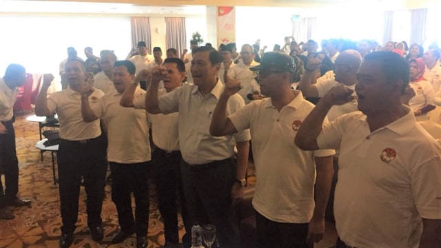 Luhut Binsar Panjaitan hadiri deklarasi dukungan untuk Jokowi-Maruf Amin di Hotel Borobudur, Jakarta. (Foto: Mirsan/kumparan)