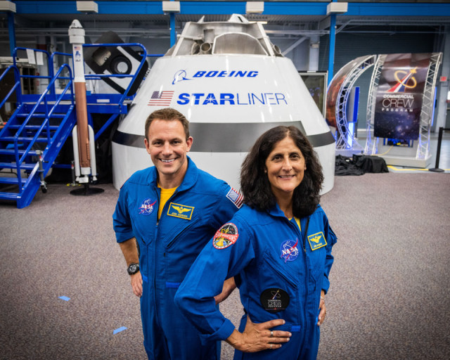 Astronaut Josh Cassada (kiri) dan Sunita 'Suni' Williams (Foto: NASA)