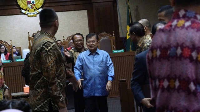 Wakil Presiden, Jusuf Kalla menjadi saksi meringankan untuk Jero Wacik dalam sidang Peninjauan Kembali (PK) di Pengadilan Tipikor Jakarta, Senin (13/8/2018). (Foto: Fanny Kusumawardhan/kumparan)