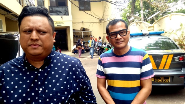 Farid Aja dan Nanda Persada di Polres Jakarta Barat, Senin (13/8/2018). (Foto: Ainul Qalbi/kumparan)