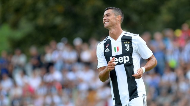 Ronaldo bikin gol pada laga 'debut' bersama Juventus. (Foto: Reuters/Massimo Pinca)