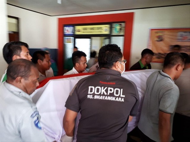 8 Jenazah Korban Dimonim Air Diautopsi di RS Bhayangkara Polda Papua