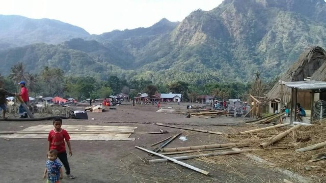 Perkampungan adat Megalitikum Gurusina di Flores, NTT usai terbakar, Selasa (14/8). (Foto: Dok. Nury Sybli)