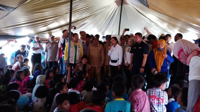 com-Menteri Rini Mengunjungi Korban Gempa Lombok (Foto: Mandiri)