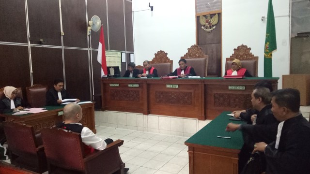 Sidang tuntutan ujaran terdakwa kebencian, Arsetyo Suryoadji di Pengadilan Negeri Jakarta Selatan, Selasa (14/8). (Foto: Maulana Ramadhan/kumparan)