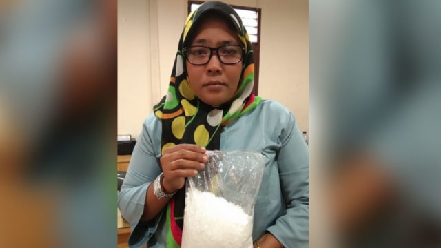 Seorang Ibu Rumah Tangga Pembawa 1 Kg Sabu Ditangkap di Kualanamu