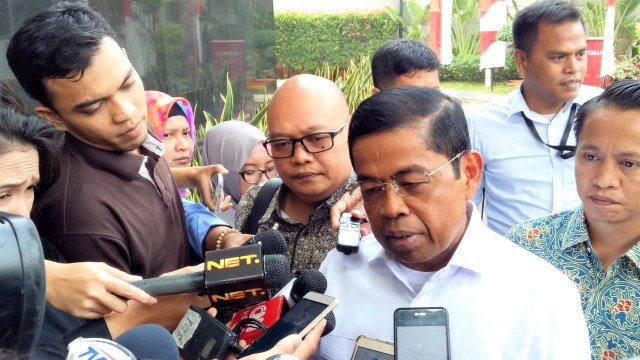 Menteri Sosial Idrus Marham memenuhi panggilan penyidik KPK (15/8/2018). (Foto: Aprilandika Pratama/kumparan)