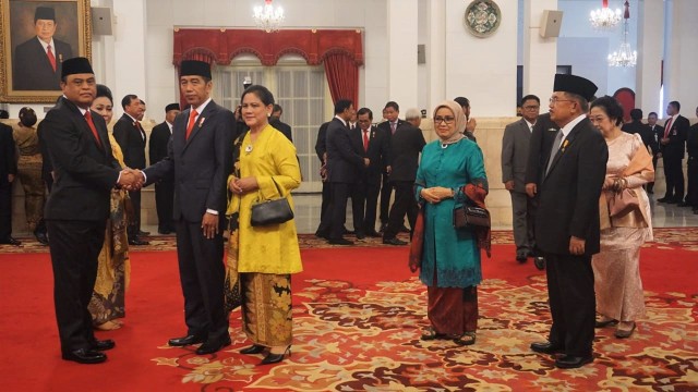 Syafruddin dilantik oleh Presiden Joko Widodo menjadi MenPAN-RB di Istana Negara, Jakarta (15/8/2018). (Foto: Yudhistira Amran Saleh/kumparan)