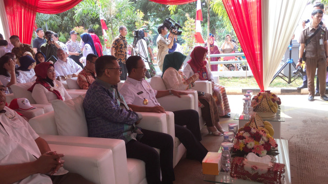 Anies di RSUD Cipayung (Foto: Moh Fajri/kumparan)