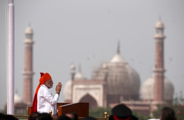 Perdana Menteri India Narendra Modi sedang berpidato dalam rangka Hari Kemerdekaan di Benteng Merah, Delhi, India (15/8/2018). (Foto: REUTERS/Adnan Abidi)