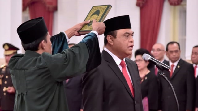 Pelantikan Syafruddin Sebagai MenPAN-RB oleh Jokowi di Istana Negara, Jakarta, Rabu (15/8/2018). (Foto: Biro Pers Setpres)