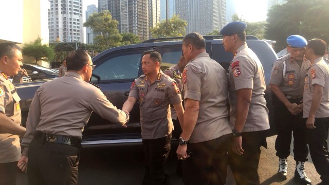 Kapolri Jenderal Tito Karnavian merapat ke Balai Pertemuan Polda Metro Jaya. (Foto: Mirsan Simamora/kumparan)