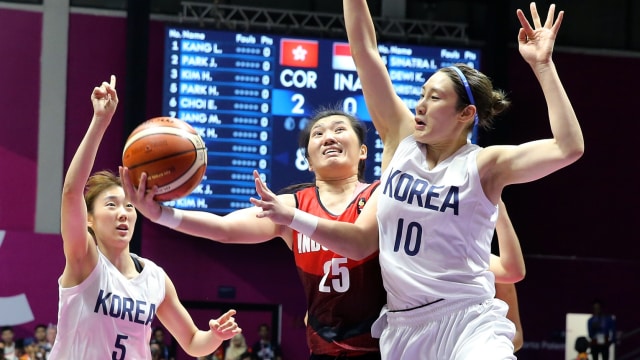 Timnas Basket Indonesia vs Korea Selatan (Foto: Rocky Padila/Antara)