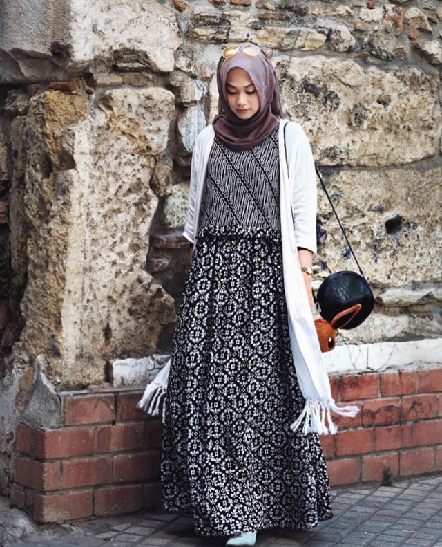 OOTD Kain Indonesia ala Selebgram Hijab: Indah Nada Puspita (Foto: Instagram @indahnadapuspita)