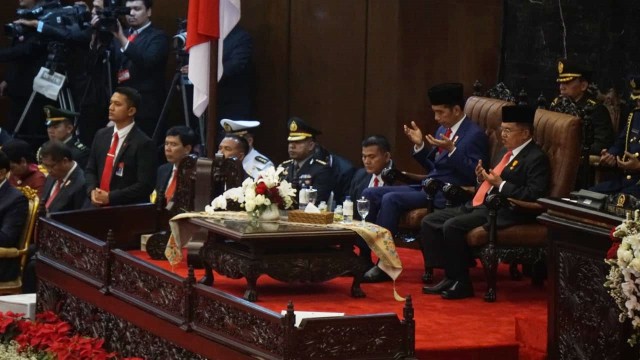 Presiden RI, Joko Widodo dan Wakil Presiden Jusuf Kalla menghadiri sidang tahunan MPR bersama DPR dan DPD RI, Gedung MPR, Jakarta (16/8). (Foto: Iqbal Firdaus/kumparan)