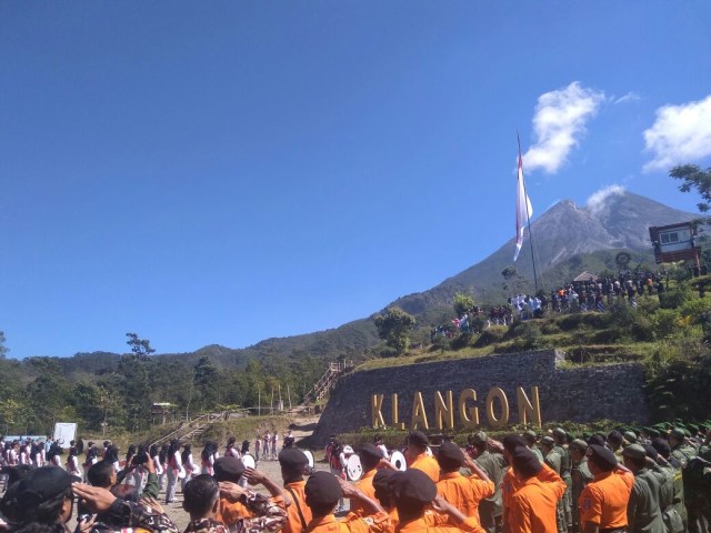 HUT RI ke-73, Merah Putih Dikibarkan di Kaki Gunung Merapi