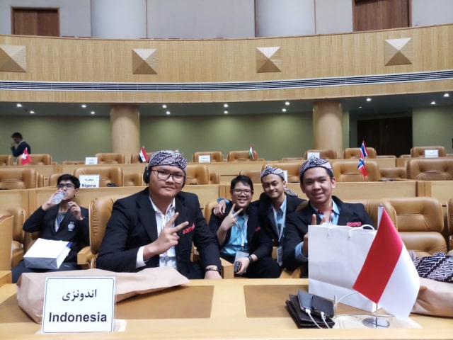 Perwakilan Indonesia di IBO 2018 (Foto: Dok. Pribadi Lingga)