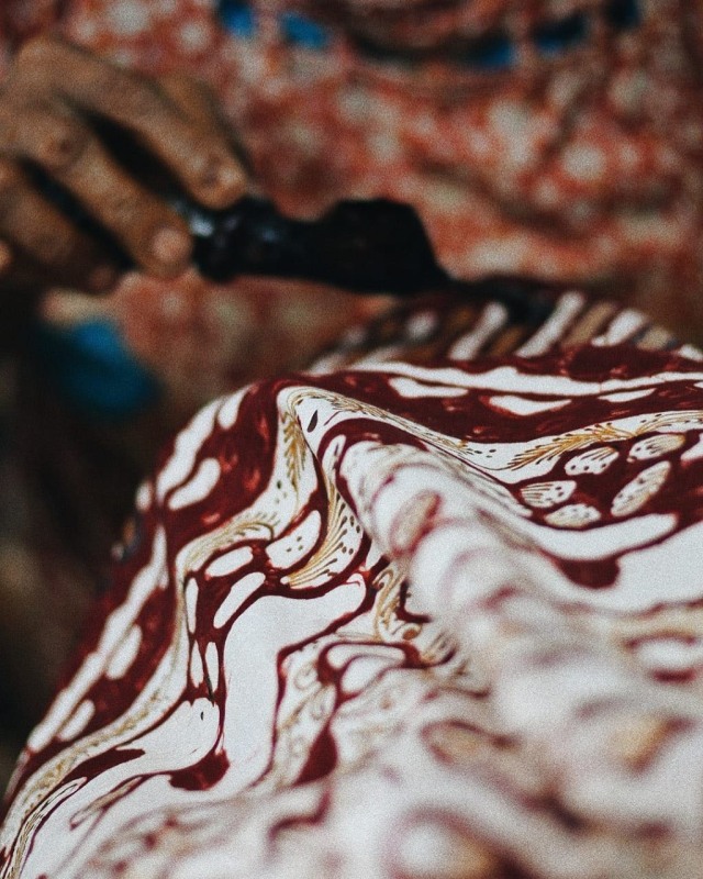 Proses pembuatan batik lasem (Foto: dok.Didiet Maulana)