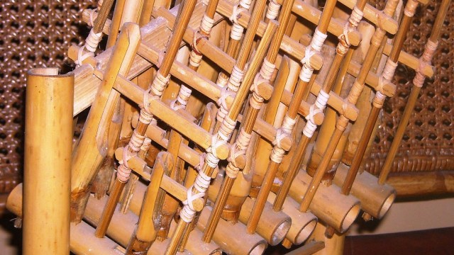 Alat musik multitonal yang terbuat dari bambu ini berasal dari Jawa Barat. Foto: Dok: Pixabay