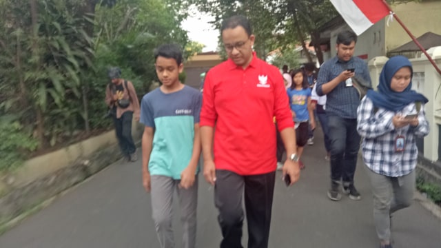 Gubernur DKI Jakarta Anies Baswedan bersama anaknya Kaisar Hakam (Foto: Nabilla Fatiara/kumparan)