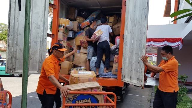 Bantuan PT Pos untuk korban  gempa lombok (Foto: dok. BNPB)
