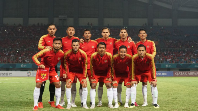 Tim Indonesia saat melawan Laos dalam laga Asian Games di Stadion Patriot, Bekasi, Jumat (17/8/2018). (Foto: Nugroho Sejati/kumparan)