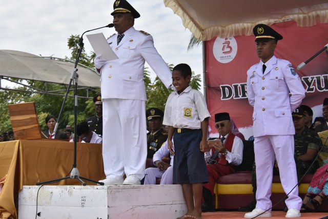 Joni bersama Wakil Bupati Belu  (Foto: istimewa)